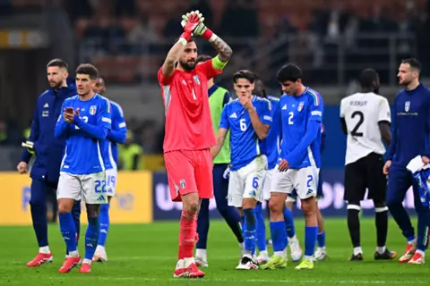 دوناروما غاضب بعد رباعية النرويج: توقفنا عن اللعب ولا يمكن تكرار ما حدث